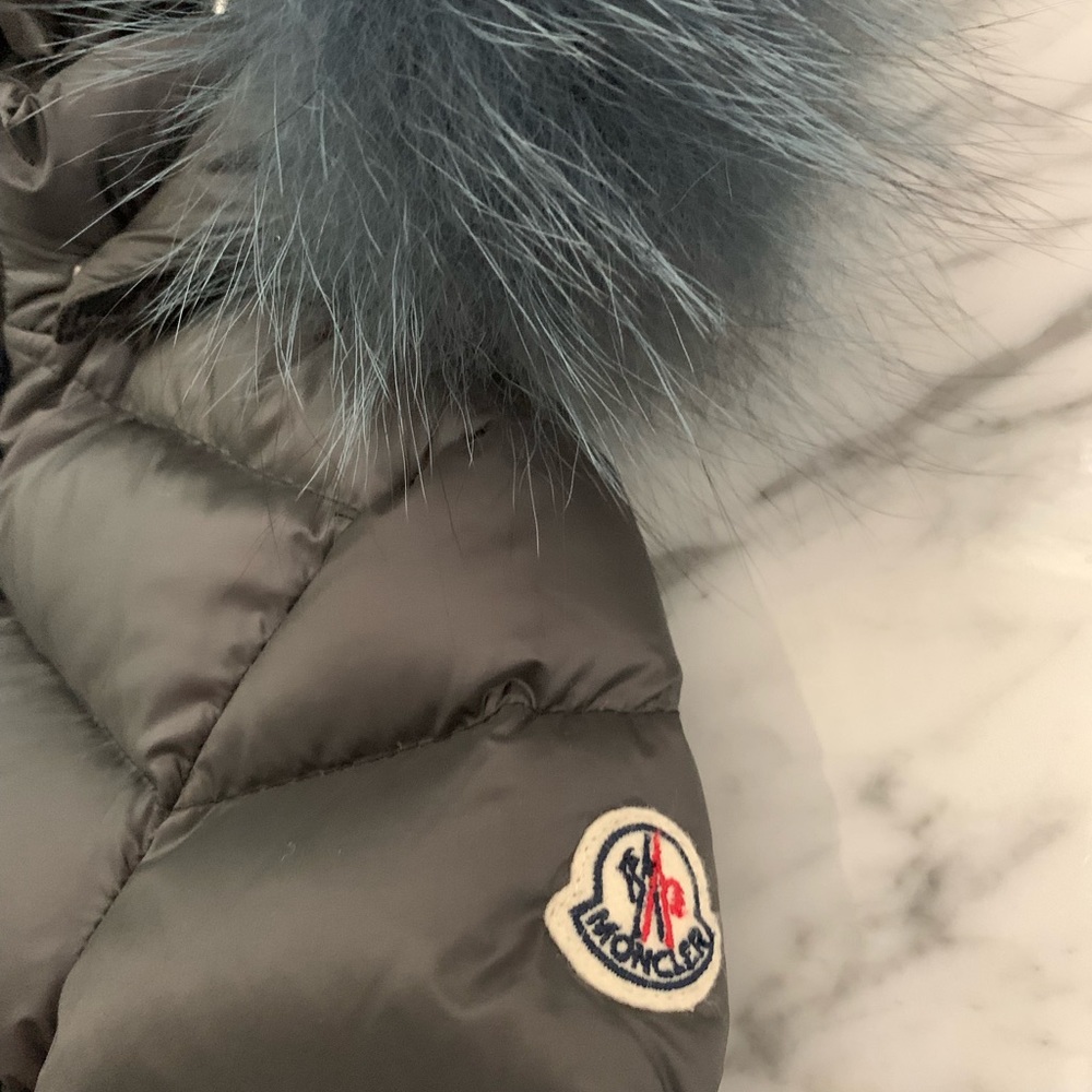 Moncler NWT New Alberta Kids Down Jacket w/ Fox Fur Trim Size 6 Gray. - Picture 4 of 16